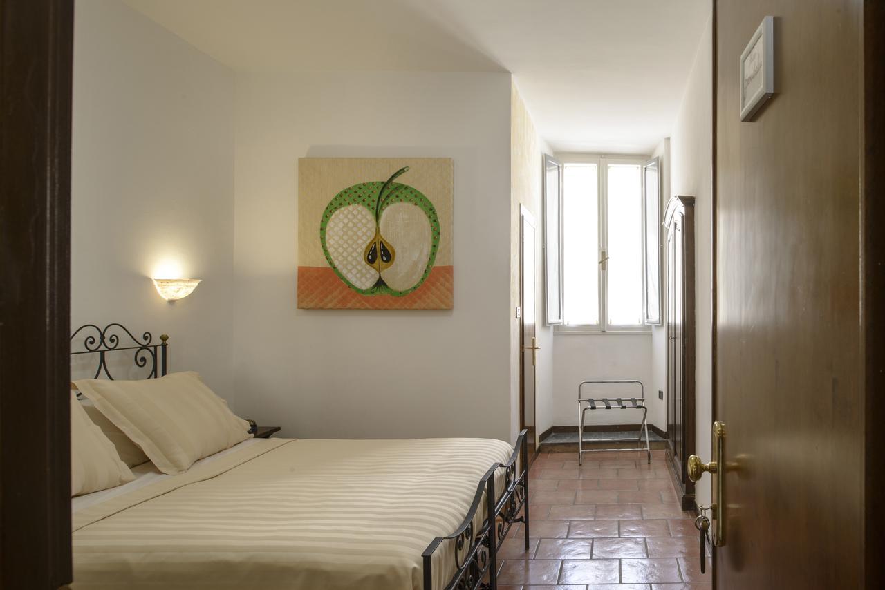 Porta Marmorea 3*