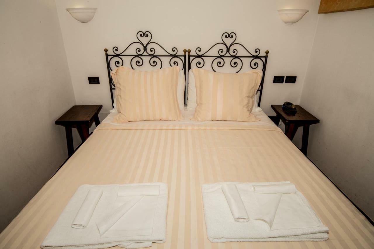 Porta Marmorea Hotel